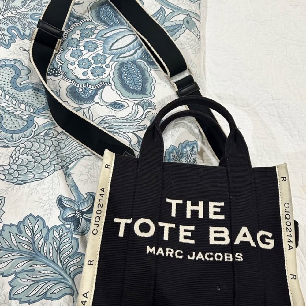 Black and White Tote Bag great condition